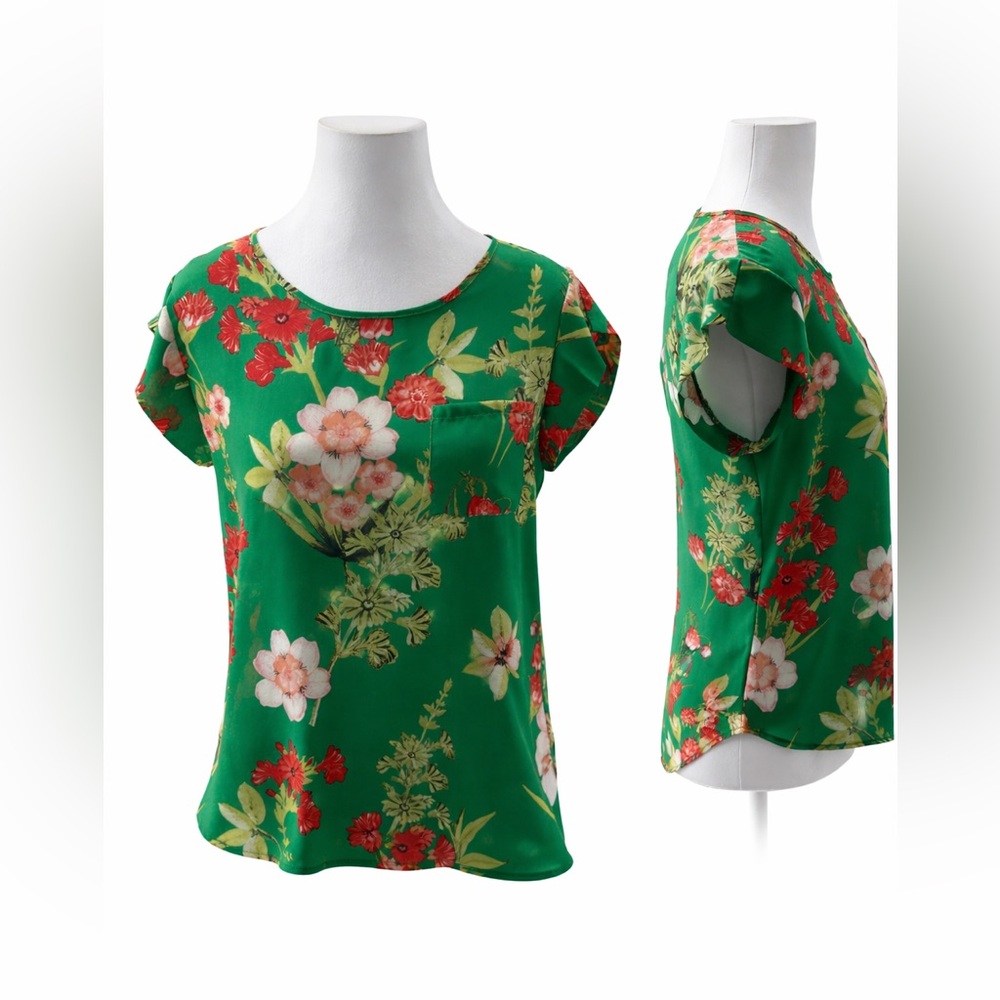 🌸 Lily White Green Floral Blouse – Size Small 🌸